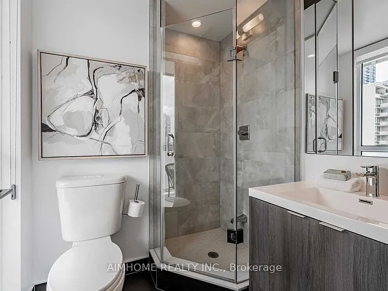 101 Erskine Ave #910 — Photo 11