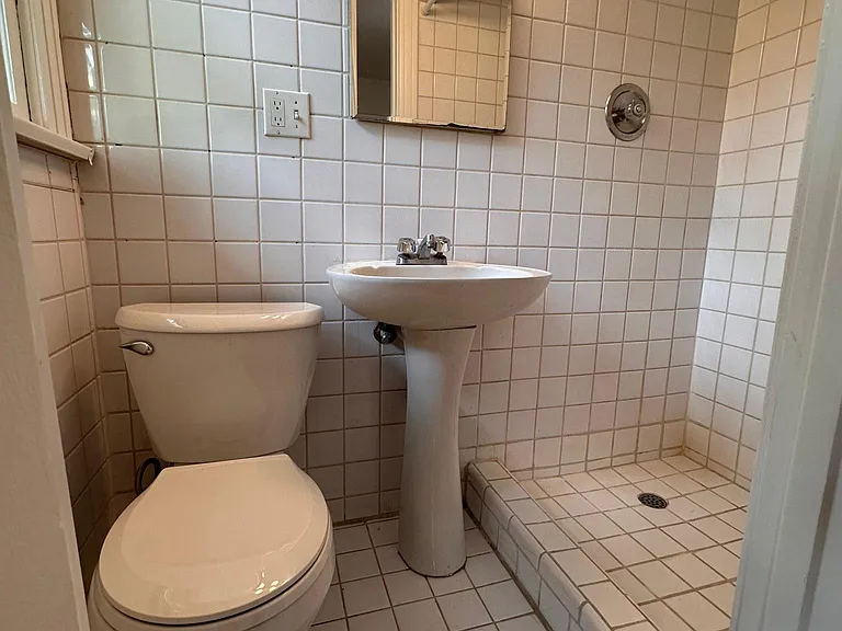 2074 Paramount Dr — Photo 28