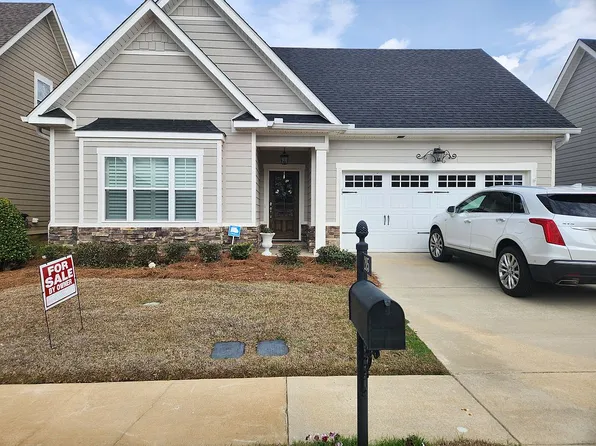 205 Kinning Park Ln, Dothan, AL 36305