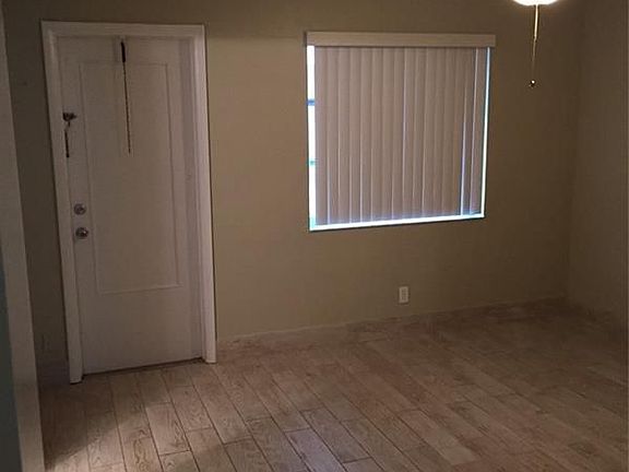 4th image of 340 SW 16th Ct