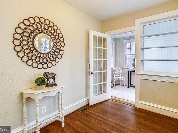 4th image of 3609 Farragut Ave