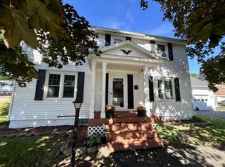 28 School St, Lincoln, ME 04457