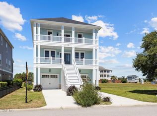 758 Cannonsgate Dr, Newport, NC 28570