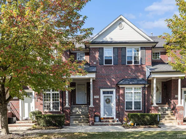 53105 Providence Dr, Shelby Township, MI 48316