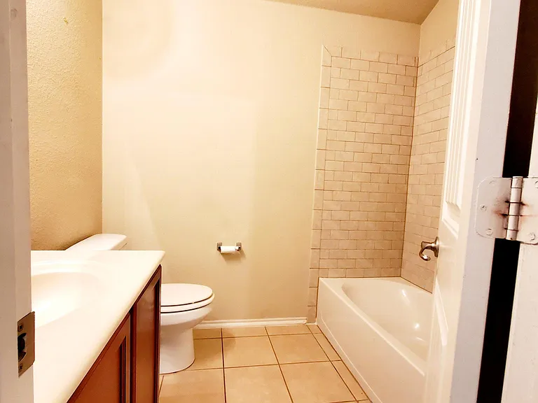 1925 Carol Ln — Photo 6