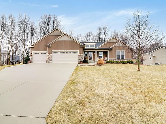 2nd image of 15518 Sweetbriar Dr
