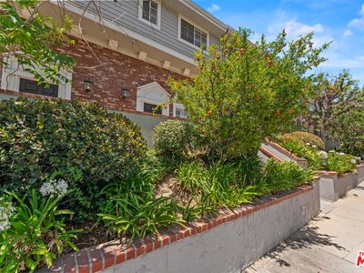 8741 Darby Ave Suite 2, Northridge, CA, 91325