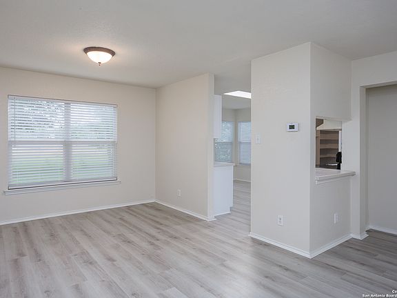 3rd image of 122 Rock Canyon Dr.