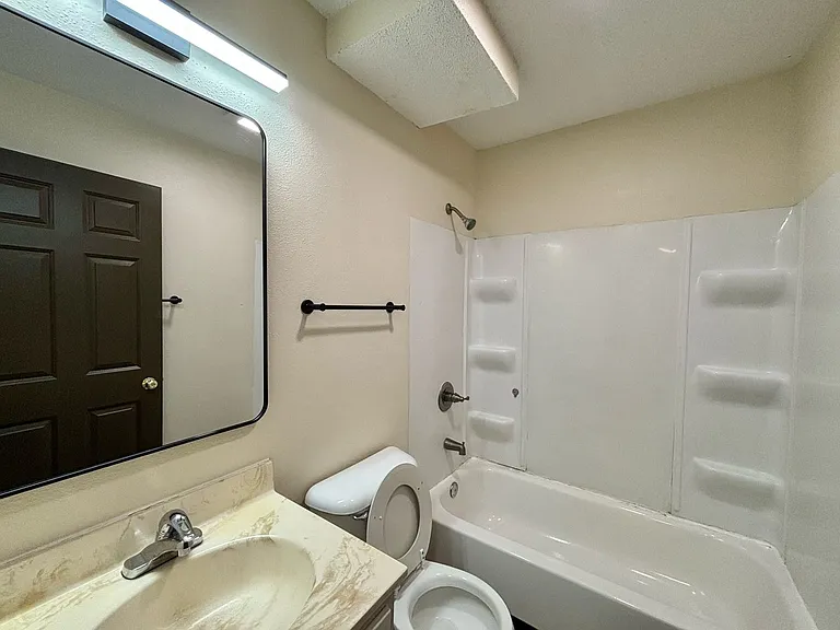 Breckenridge Davenport Apartments — Photo 121