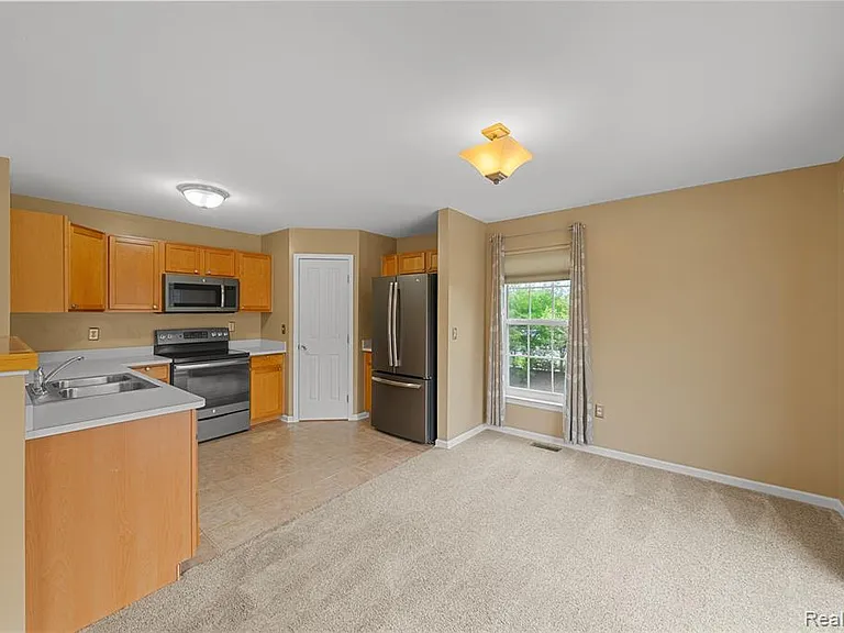 47408 Pembroke Dr — Photo 9