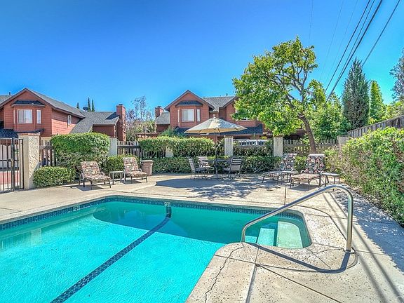 4th image of 2165 Canyon Dr APT H1