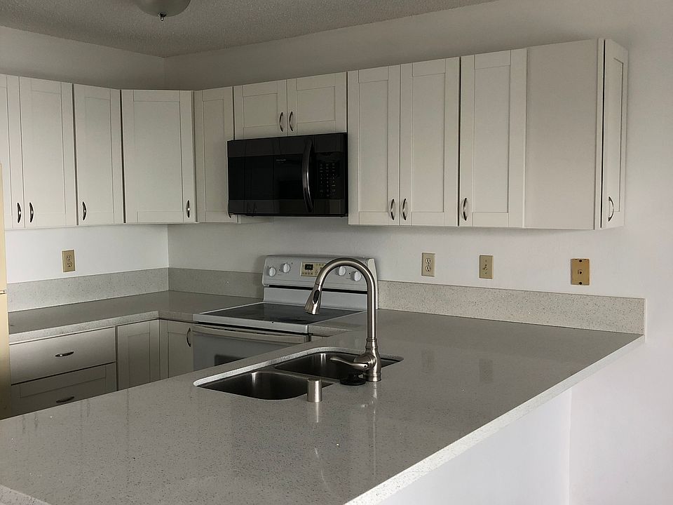 1st image of 77-6311 Alii Dr APT 205