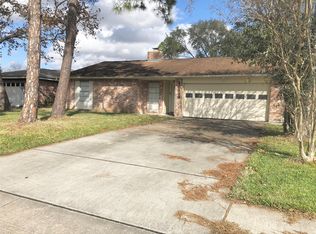 16819 Blackhawk Blvd, Friendswood, TX 77546