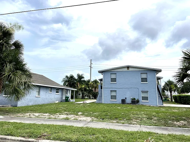 703 S Wilson Ave — Photo 12