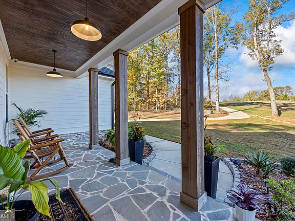 5th image of 11 Bradley Rd