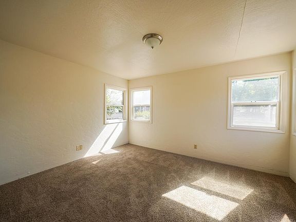 5th image of 854 W Stewart Ave #1 & 2