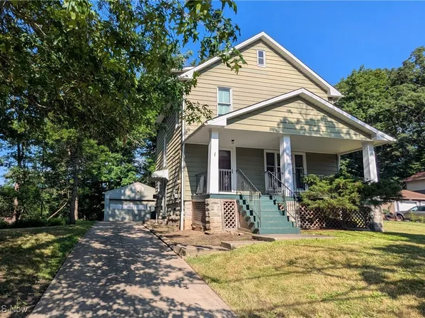 207 Forest Dr, Bedford, OH 44146