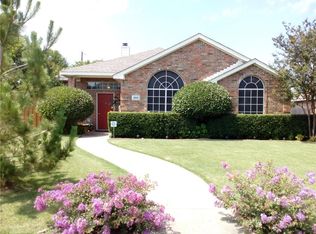 4303 Hunters Ridge Dr, Sachse, TX 75048