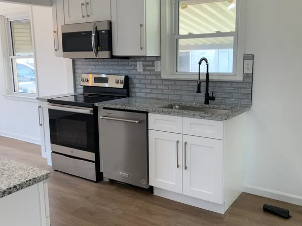 9932 Slevin Ln, Saint Louis, MO 63123