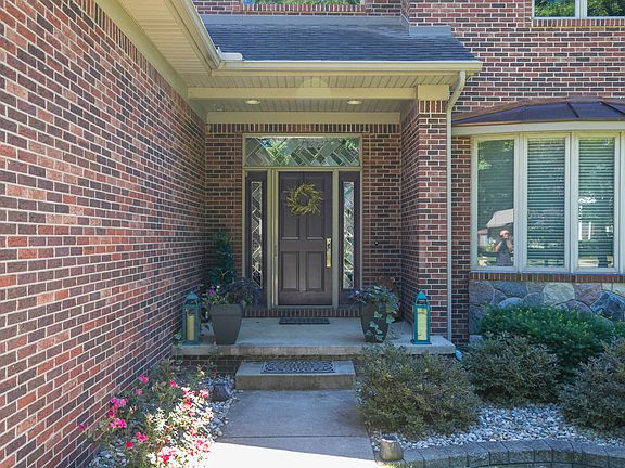 5th image of 47229 N Shore Dr