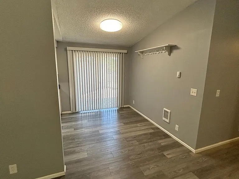24783 Parkside Dr — Photo 4