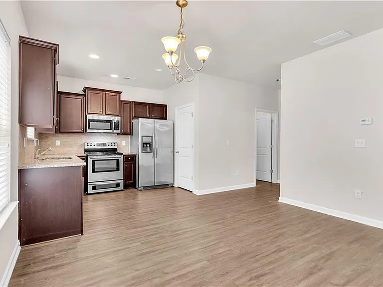 4488 Ravenwood Dr — Photo 8
