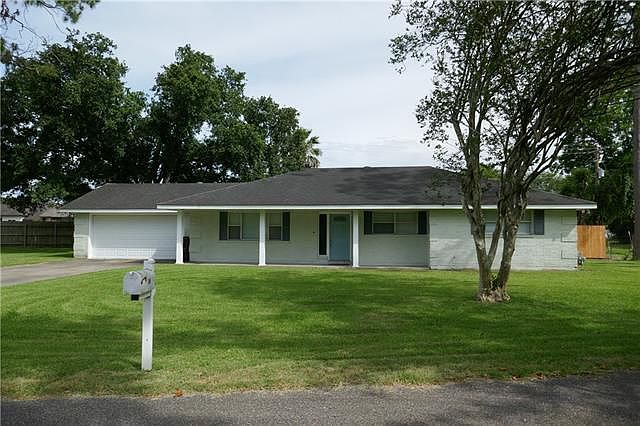 1st image of 17 Horseshoe Ln
