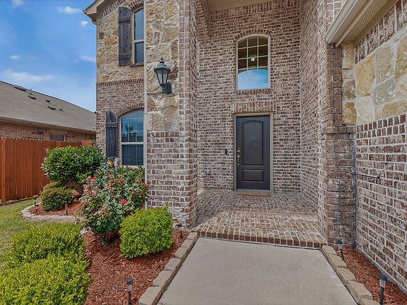 3rd image of 2121 Brenham Dr