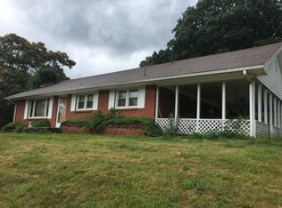 73 Hokie Hill Dr, Lebanon, VA 24266