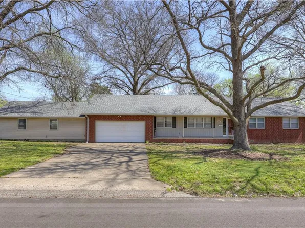 2002 N Michigan St, Pittsburg, KS 66762