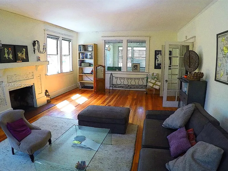 2000 S Miami Ave — Photo 25