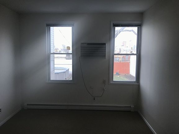4th image of 4812 37th St #2