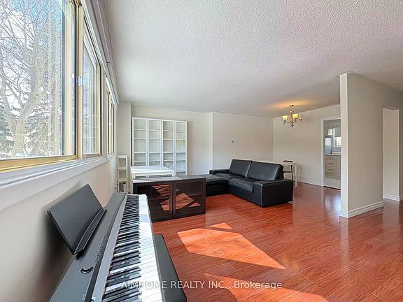 3rd image of 20 Townsend Rd #20