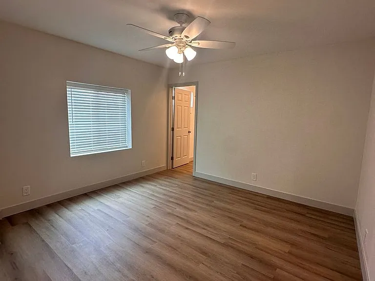 906 Emory Street 931 #933 — Photo 11