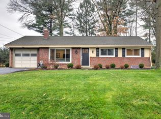 1562 Vista Rd, Lancaster, PA 17601
