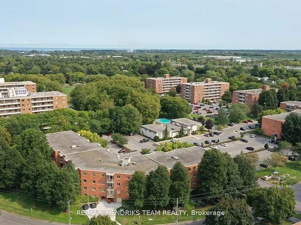 56 Windward St #108, Saint Catharines, ON L2M 7W6