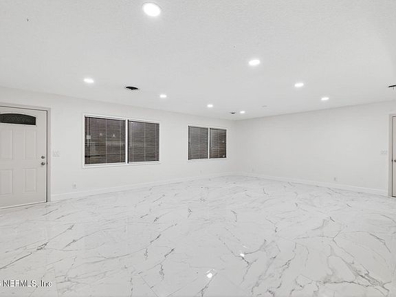 5th image of 6041 HARLOW Boulevard