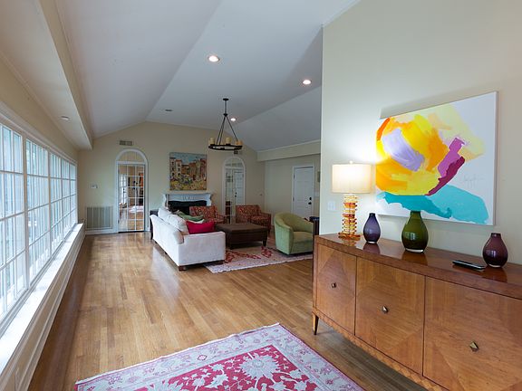 4th image of 6397 Kirby Oaks Dr