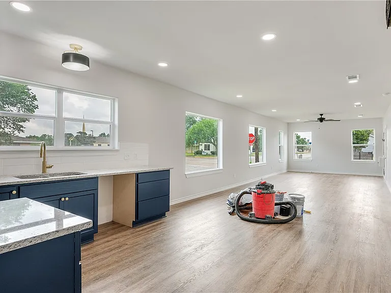 15102 Faircrest Dr — Photo 5