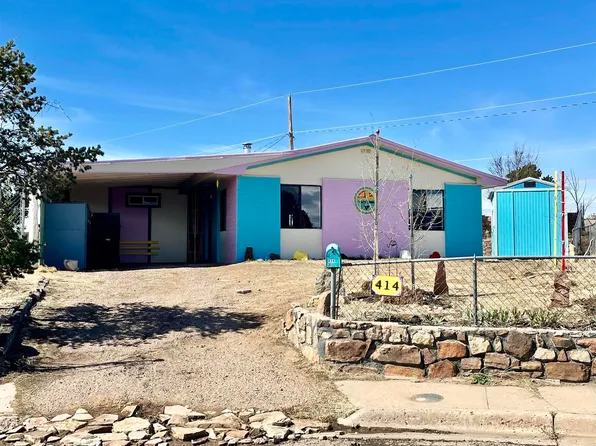 414 Lugar Del Creston St, Las Vegas, NM 87701