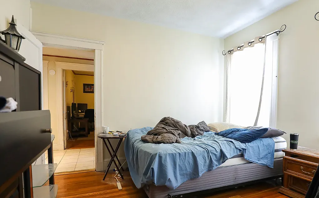 3 bed, 9999 sqft, $3,500 — Photo 3