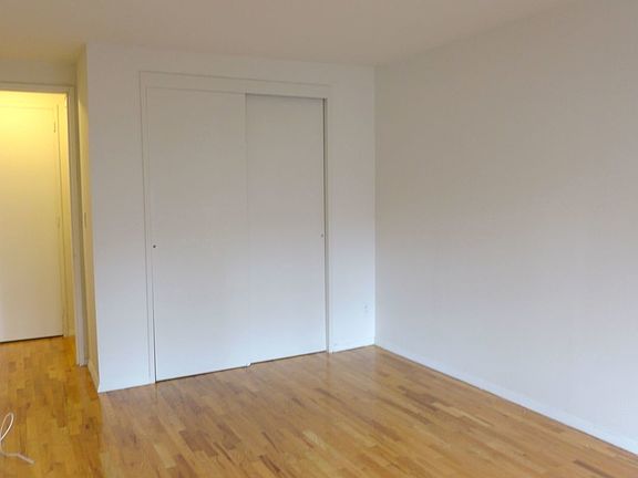5th image of 241 E 86th St APT 6E