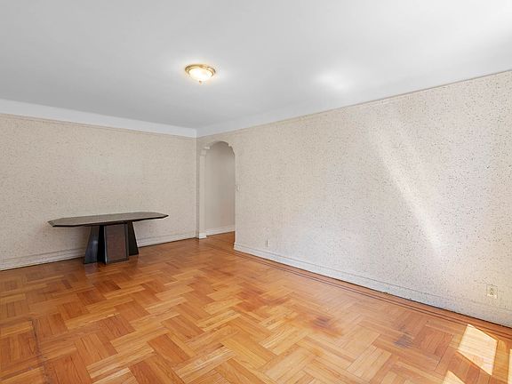 3rd image of 1120 Brighton Beach Ave APT 4O