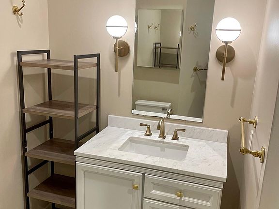5th image of 2339 Park Ave #1
