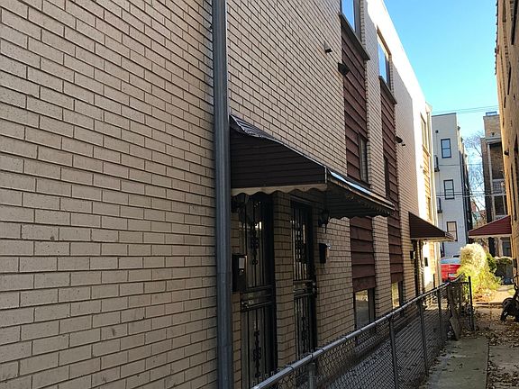 2nd image of 6133 N Francisco Ave APT A