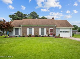 276 Riggs Rd, Hubert, NC 28539