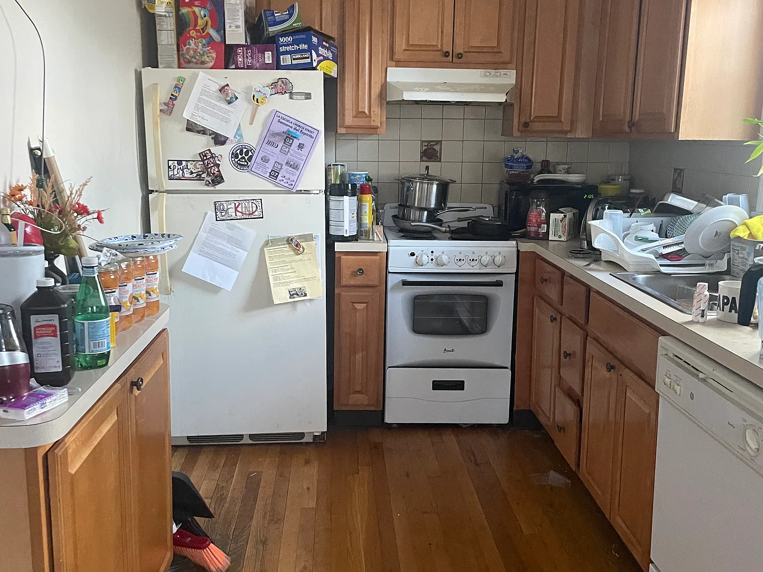 2 bed, 850 sqft, $3,000 — Photo 2