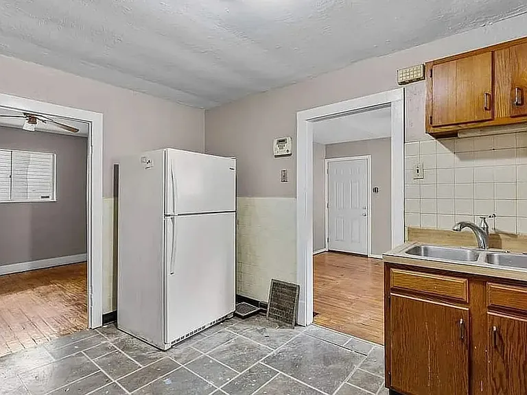7024 Idlewild Ave — Photo 4
