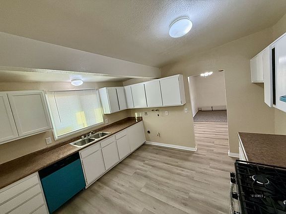 4th image of 213 Sahara Dr