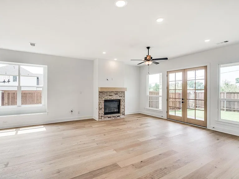2302 Mercy Way — Photo 7